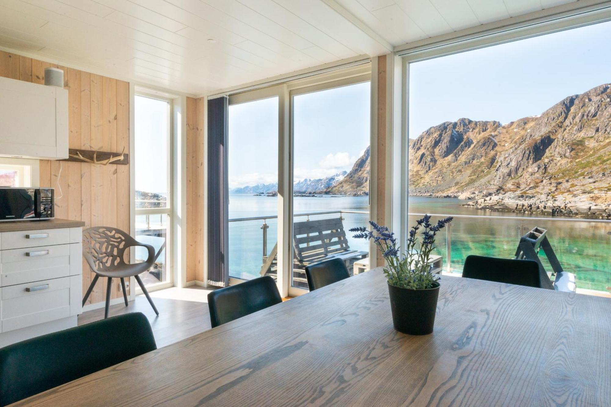 Lofoten Waterfront Luxury Lodge Ballstad Dış mekan fotoğraf